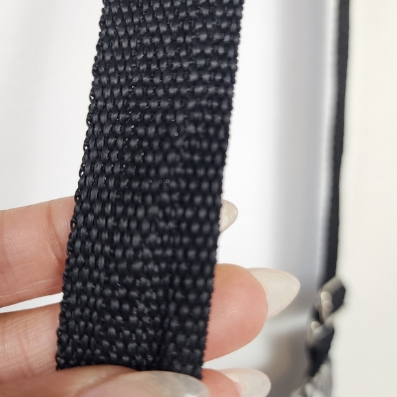 Vogue Print Black + White Women's Crossbody Bag Adjustable Strap - Picture 8 of 13